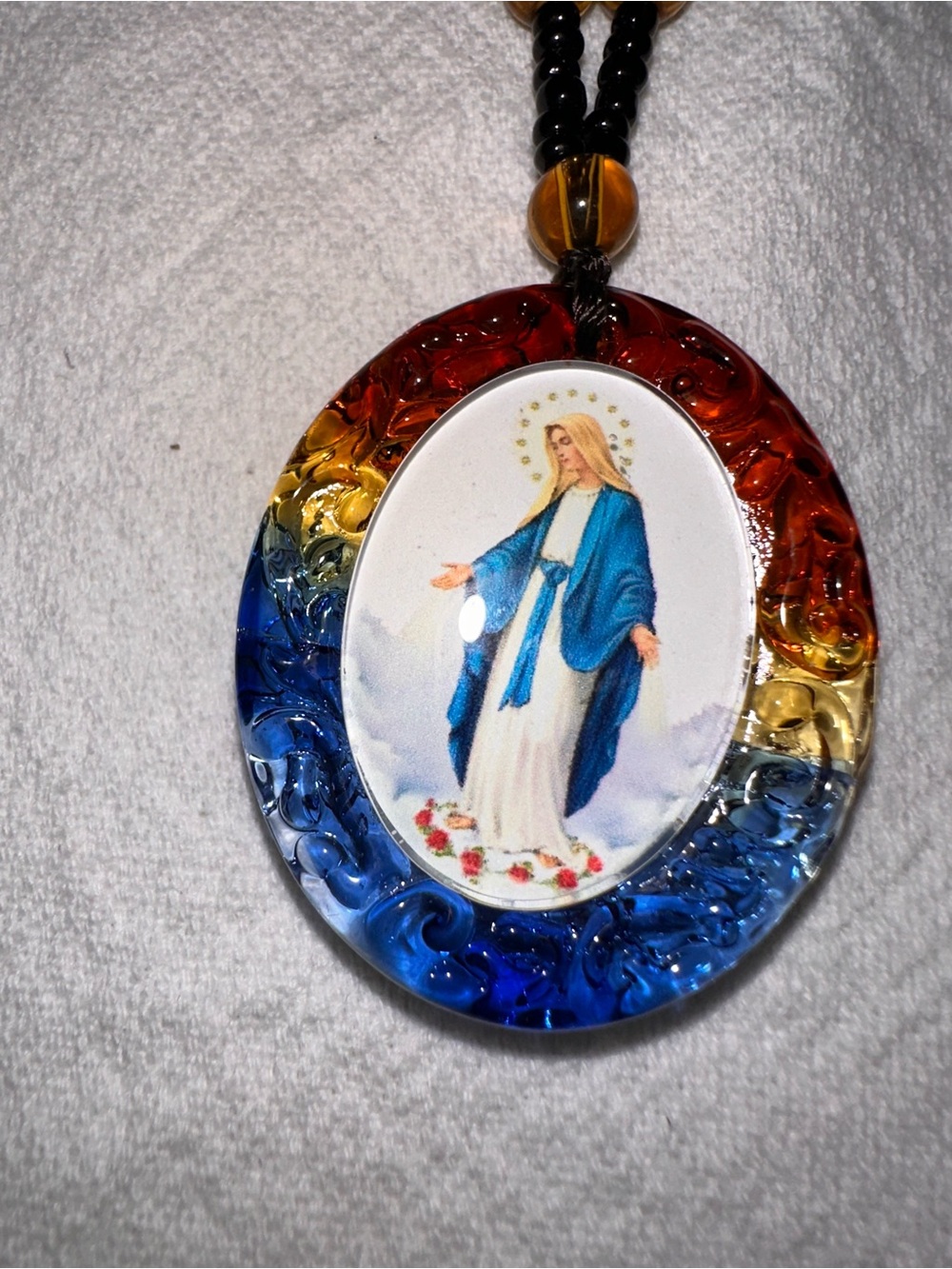 ⭐️ Beaded Pendant Necklace with Virgin Mary Image - Multicolor